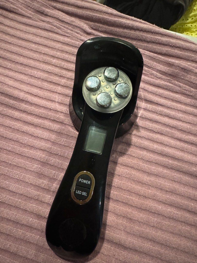 RF EMS Device - Original Mario & Maria (Category: Face Care) located in Paranaque City. Submitted by luvintagecloset (Listing ID 1393829246, Image 1). Description: Preloved Original Mario and Maria RF Device Bought this last year Original price 1,800 Complete charger and can give extra cable No Box Is it effective: Effective basta consistent and nasa tama ang pag gamit. .