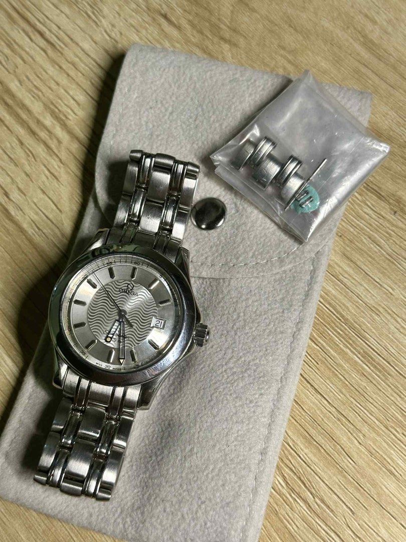 Seamaster 120m ‘Wave’ 1993 (Category: Luxury Watches) located in Batangas. Submitted by jiyayayaya (Listing ID 1393925802, Image 1). Description: Seamaster 120m ‘Wave’ 1993 ⌚️Ref No: 196.1501/ 396.1501 ⌚️Quartz movement ⌚️Case diameter: 36mm ⌚️Minimal marks on dial due to age ⌚️18k solid gold logo on clasp already valued at 18k.