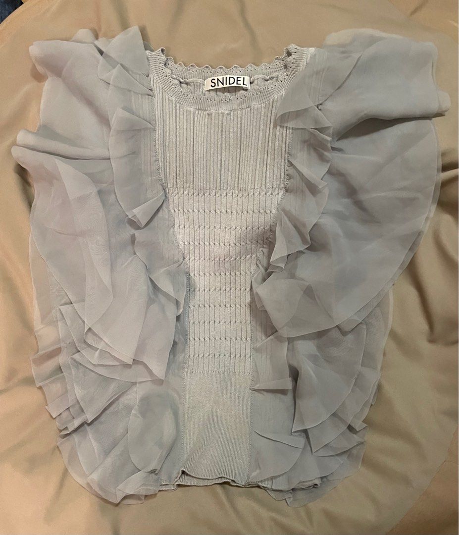 Snidel （分類：T-shirt）位於 Hong Kong。 由 wbchen 提交（商品編號 1393899572，圖片 3）。簡介： 。