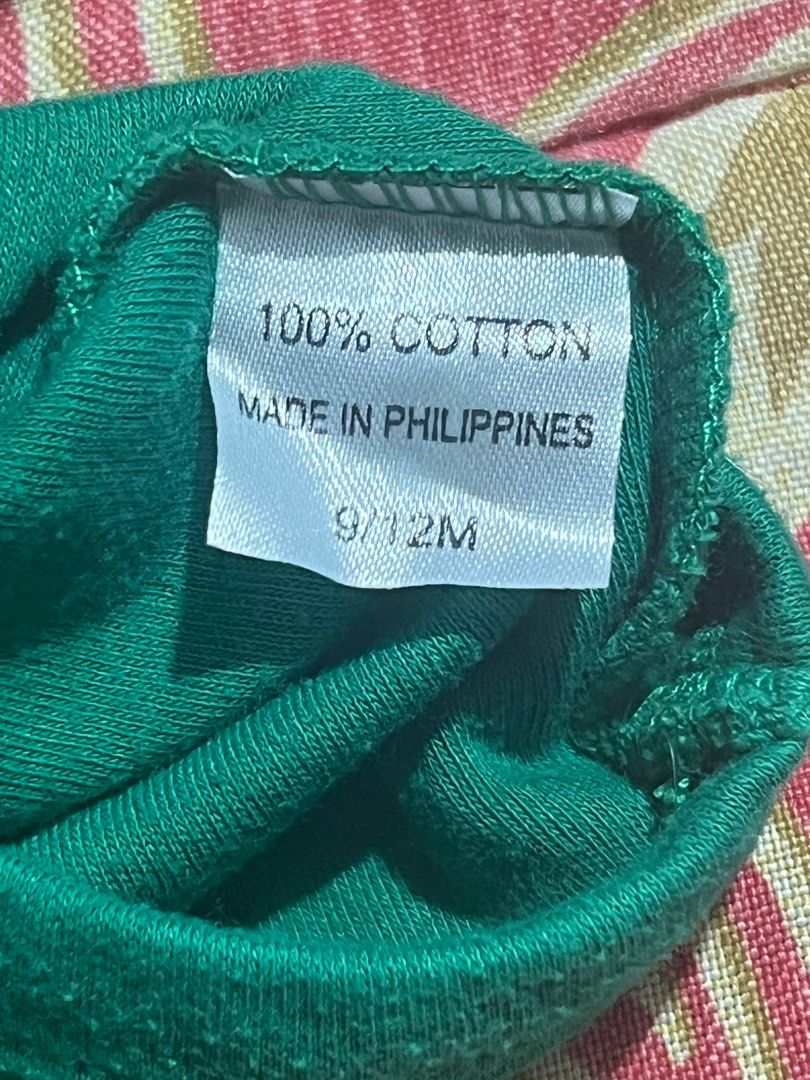 Starbucks baby onesie (Category: Babies & Kids Fashion) located in Quezon City. Submitted by melalog (Listing ID 1393936088, Image 3). Description: For sale is a pre loved starbucks baby onesie for a 9 to 1 year ols baby. Selling for 130 plus shipping. Item is in proj 2 qc. Pm if interested.