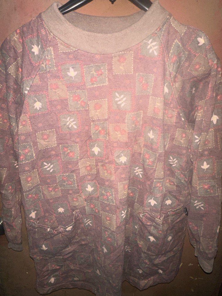 Sweater with floral design (Category: Coats, Jackets and Outerwear) located in Manila. Submitted by omenagi (Listing ID 1393982070, Image 2). Description: You can pick with other sweaters/jackets on bio and if you get 3-5. I can less ₱100.