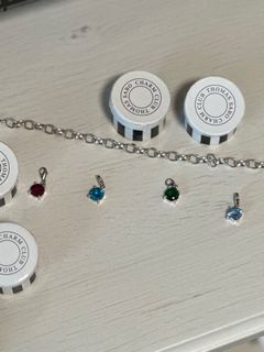 （分類：）位於 。 由 silhouette60007 提交（商品編號 1393903423，圖片 1）。簡介： 。
