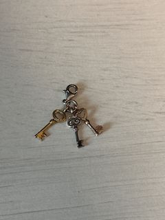 （分類：）位於 。 由 silhouette60007 提交（商品編號 1393904767，圖片 1）。簡介： 。