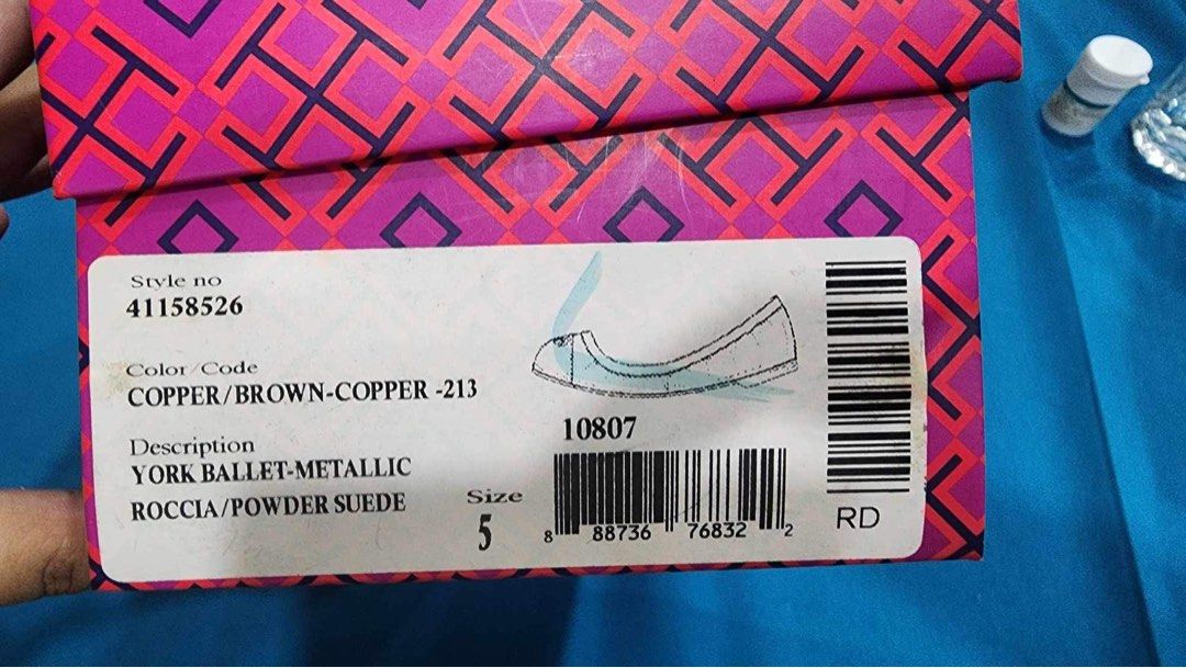 Tory Burch York Snake Print Ballet Flat Shoe (Category: Flats & Sandals) located in Manila. Submitted by ethrifts (Listing ID 1394002854, Image 2). Description: Tory Burch York Snake Print Ballet Flat Shoe Used once then kept in dust bag and shoebox Size 5 No issues.