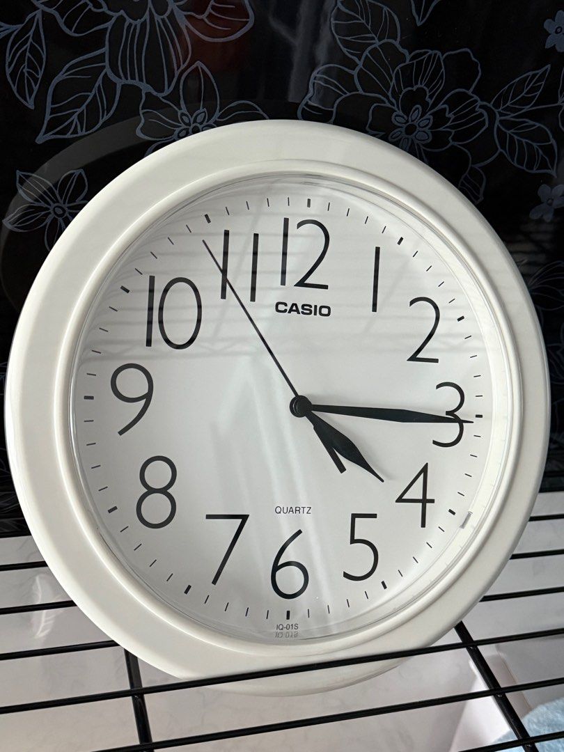 Wall Clock (Category: Clocks) located in Singapore. Submitted by jacksonhan23 (Listing ID 1393940552, Image 1). Description: 🔥Moving out sale!🔥 🕒 25cm Stylish Wall Clock – Must Go! ⏰ Compact & modern design 🔇 Silent, non-ticking movement 👌 Ideal for home, office, or bedroom ✨ Good condition & ready to hang!.
