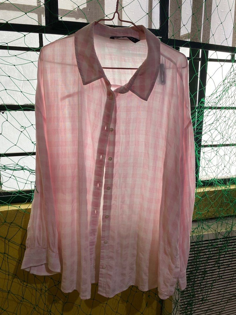Zara oversized buttoned down blouse (Category: Longsleeves) located in Panganiban. Submitted by girlinqueue (Listing ID 1393819405, Image 2). Description: What you see is what you get. Color rate: 8.5/10 Small on tag but can fit up to large. LP posted. .