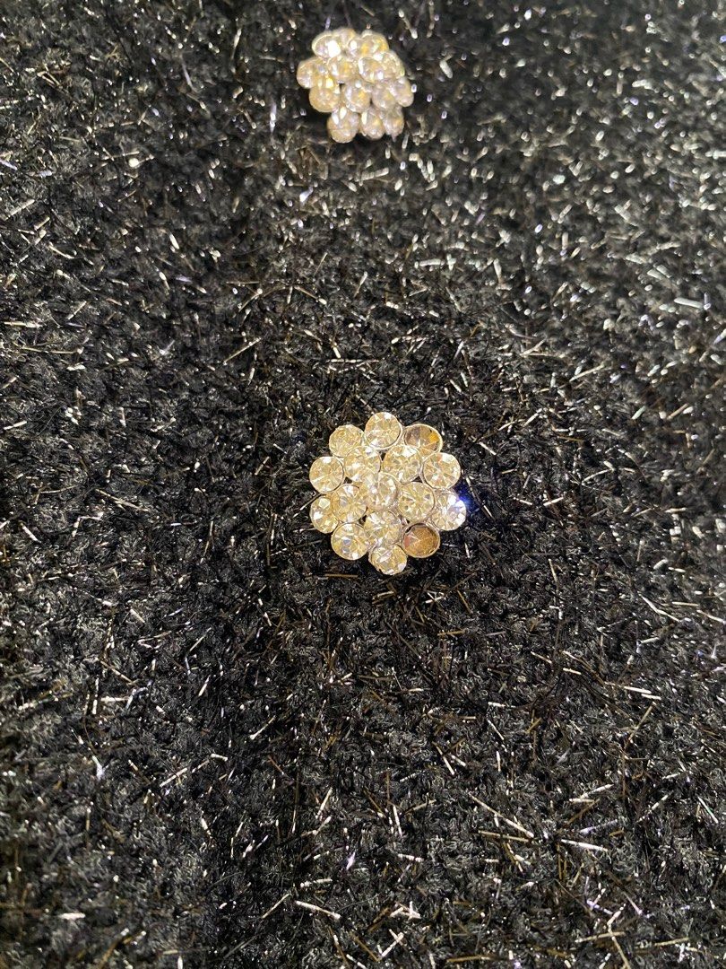 Zara Tweed Dress (Category: Dresses) located in Panganiban. Submitted by girlinqueue (Listing ID 1393821974, Image 3). Description: Flaws: missing gems on some buttons But this is soooo pretty in actual. Used once only. LP posted. .