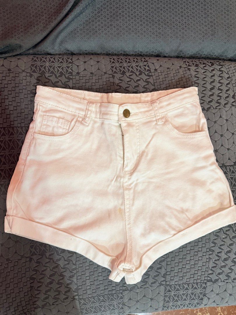 AA style white short clean cut (Category: Shorts) located in Cavite. Submitted by oldthreadsz (Listing ID 1394062385, Image 1). Description: Size 26-27 Lenght 13.