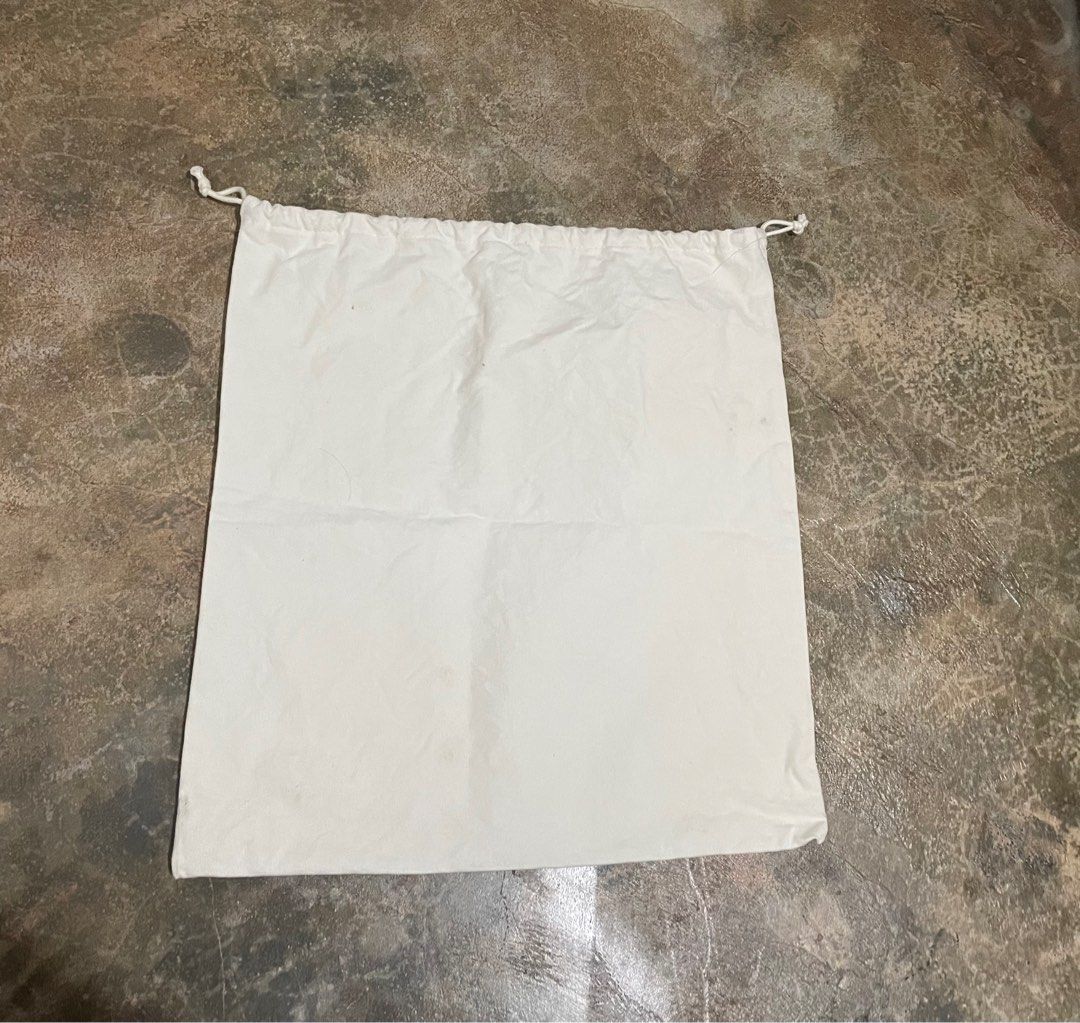 Acne Studio dust bag (Category: Luxury Bags & Wallets) located in Santa Cruz. Submitted by mj_designervintagecurator (Listing ID 1394164627, Image 3). Description: 📌In good condition 📌width 17- length 18 inches.