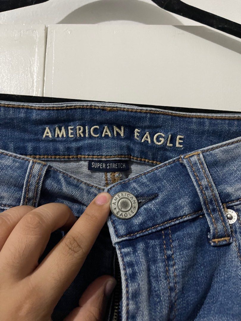 American Eagle semi tattered denim shorts (Category: Shorts) located in Angeles City. Submitted by brainselle (Listing ID 1394198190, Image 2). Description: S: 29-30 Mod Jnt.