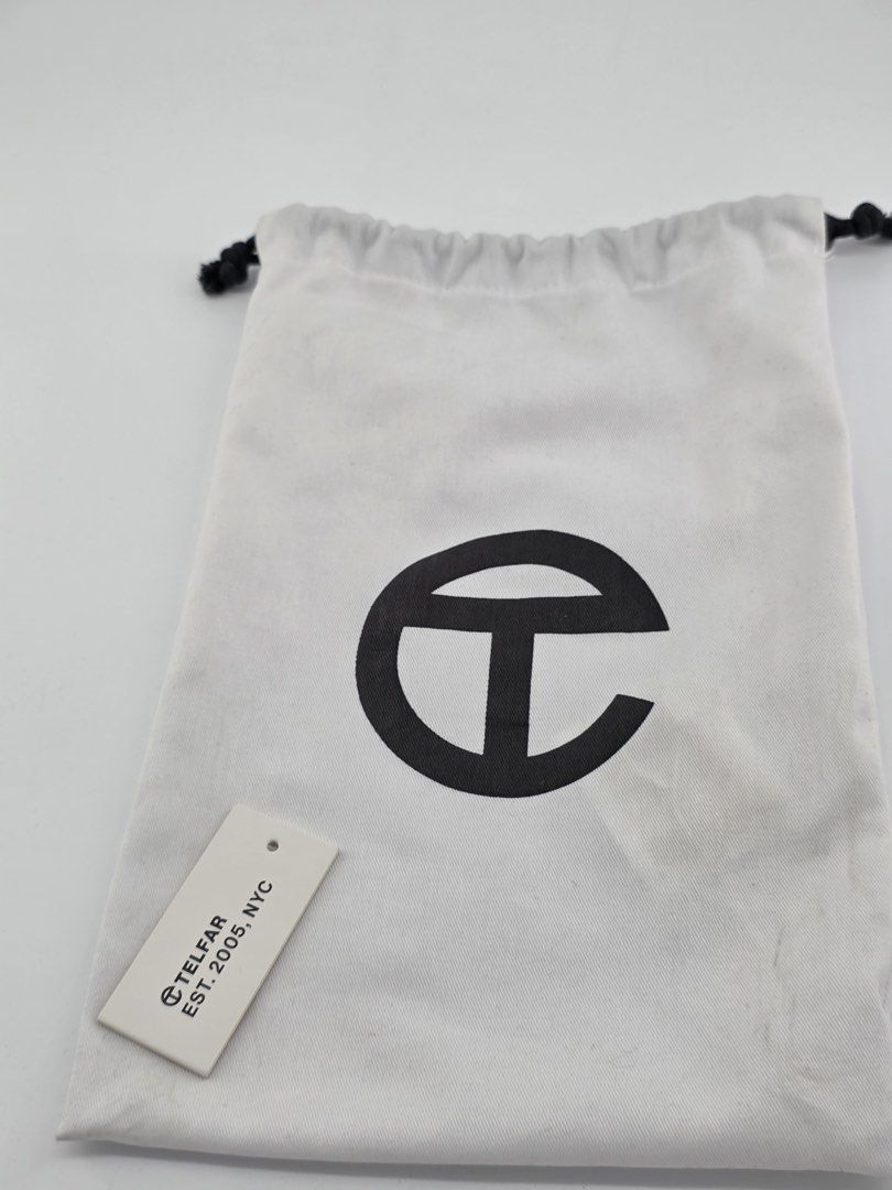 AUTHENTIC White Telfar Small Bag (Category: Luxury Bags & Wallets) located in Caloocan City. Submitted by vinnnccc (Listing ID 1394111611, Image 3). Description: With Dustbag.