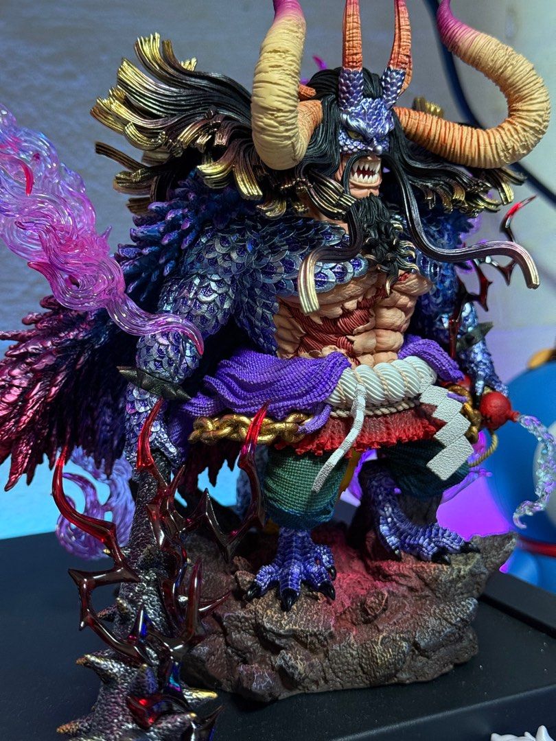BBF studio (Category: Toy Figures) located in Singapore. Submitted by yif040910 (Listing ID 1391476613, Image 1). Description: BBF studio kaido condition 10/10 .