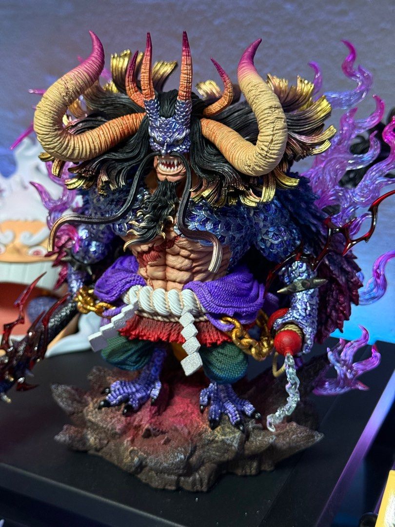 BBF studio (Category: Toy Figures) located in Singapore. Submitted by yif040910 (Listing ID 1391476613, Image 2). Description: BBF studio kaido condition 10/10 .