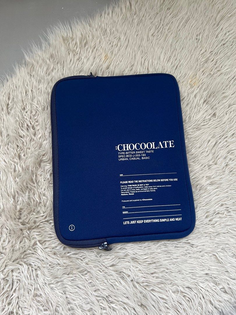 Black chocoolate ipad clutch bag (Category: Belt bags, Clutches and Pouches) located in Binan City. Submitted by finders_market (Listing ID 1394051108, Image 2). Description: Mop bpi gcash Delivery via jrs or lalamove only Delivery fee c/o buyer.