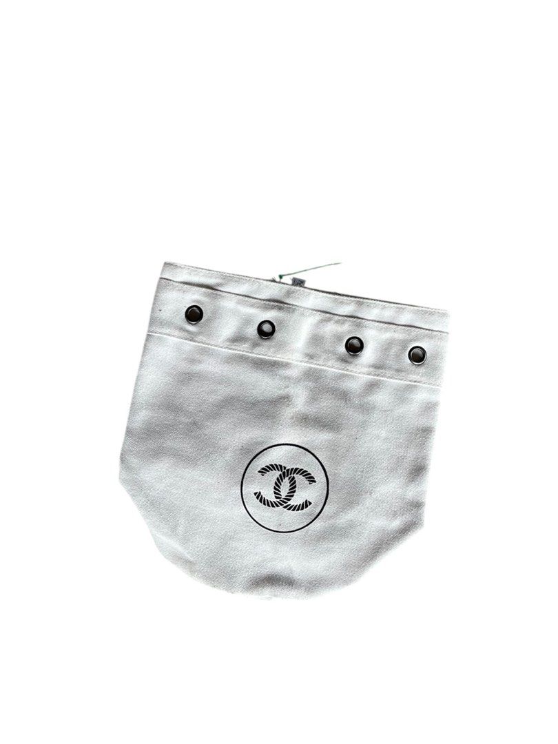Chanel Novelty Drawstring Bag (Category: Luxury Bags & Wallets) located in San Pablo. Submitted by tylerlouise03 (Listing ID 1394060796, Image 1). Description: Dm me for more details.