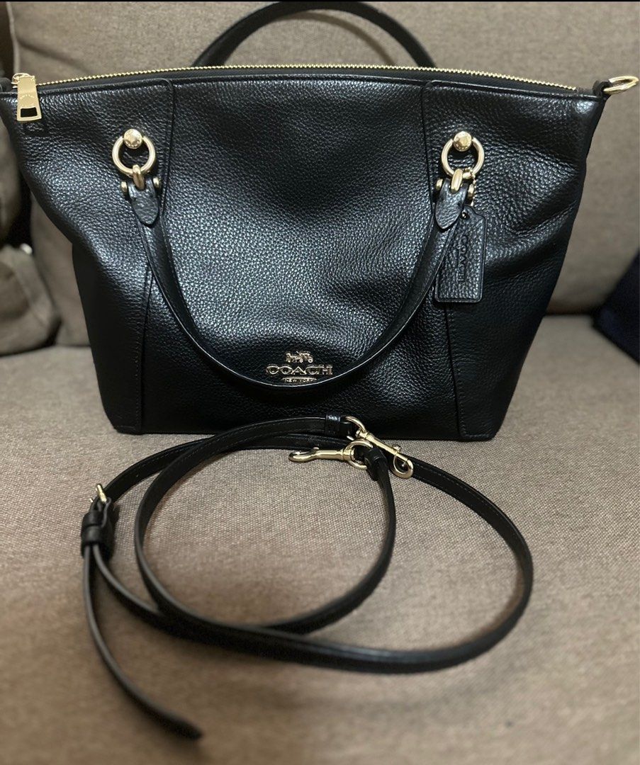 Coach kelsey two way bag (Category: Shoulder Bags) located in Pasig City. Submitted by chubby_cheeks (Listing ID 1394045599, Image 1). Description: 💯Original!.