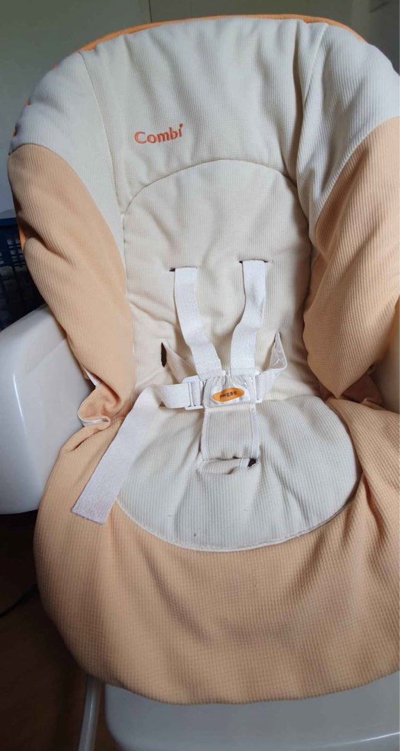 Combi Manual Swing & Highchair (Category: Baby High Chairs) located in Antipolo. Submitted by camillevncls (Listing ID 1394109239, Image 3). Description: Combi highchair Issue: one missing screw (see last photo) Can buy this on hardware for replacement Location: Antipolo Rizal.