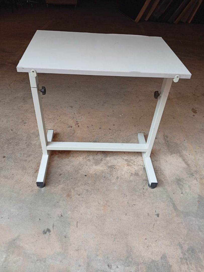 Computer Table (Category: Tables & Sets) located in Petaling Jaya. Submitted by nm016648427690 (Listing ID 1394172993, Image 3). Description: Table Size: W,60.cm,L,90.cm,H,90.cm RM-90 Code :T-06 Stock Available : 30 Condition : Goods ** (ABOVE PRICE DOES NOT INCLUDE DELIVERY & INSTALLATION) ** We are specialist in BUY or SELL New/Used Home Furniture or Office Equipment [ Perabot Kita Furniture ] Address: L1-03 times 89 Jalan 8A/133, Taman Sri Sen
