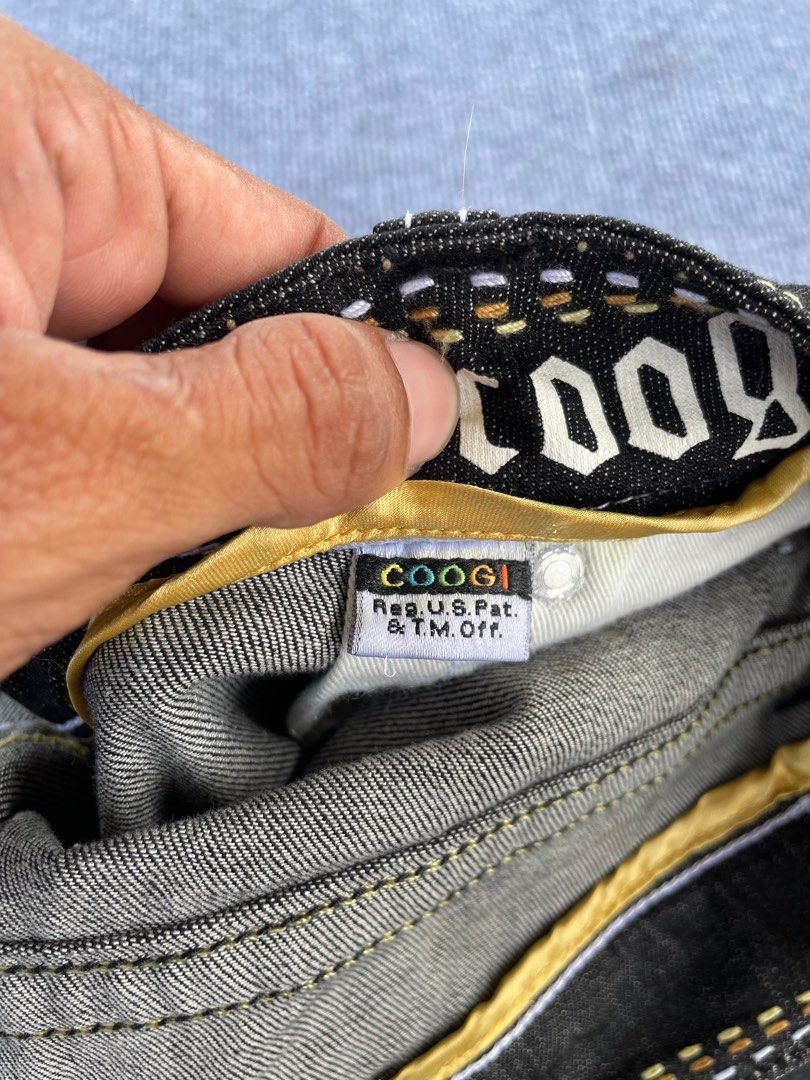 COOGI JEANS (Category: Jeans) located in Tacloban City. Submitted by solothriftfinds (Listing ID 1394112769, Image 3). Description: COOGI JEANS EXCELLENT AS NEW WITH HANGTAG SIZE 36.