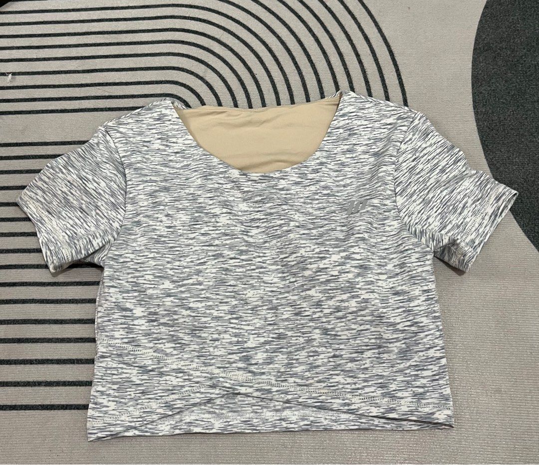 crop activewear padded shirt size:S (Category: Others Tops) located in Lucena. Submitted by gymd4na (Listing ID 1394194399, Image 1). Description: Brand: Muscle Nation Size: Small ☑️Good as new ☑️padded ☑️guaranteed original ➿price negotiable ☑️ships via j&t, ☑️same day shipping ☑️mod: gcash, maya or bdo 〰️Location: Lucena City, Quezon prov ➿all items are preloved and US source .