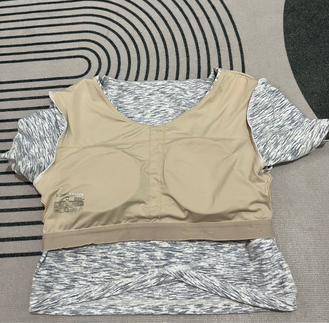 crop activewear padded shirt size:S (Category: Others Tops) located in Lucena. Submitted by gymd4na (Listing ID 1394194399, Image 2). Description: Brand: Muscle Nation Size: Small ☑️Good as new ☑️padded ☑️guaranteed original ➿price negotiable ☑️ships via j&t, ☑️same day shipping ☑️mod: gcash, maya or bdo 〰️Location: Lucena City, Quezon prov ➿all items are preloved and US source .