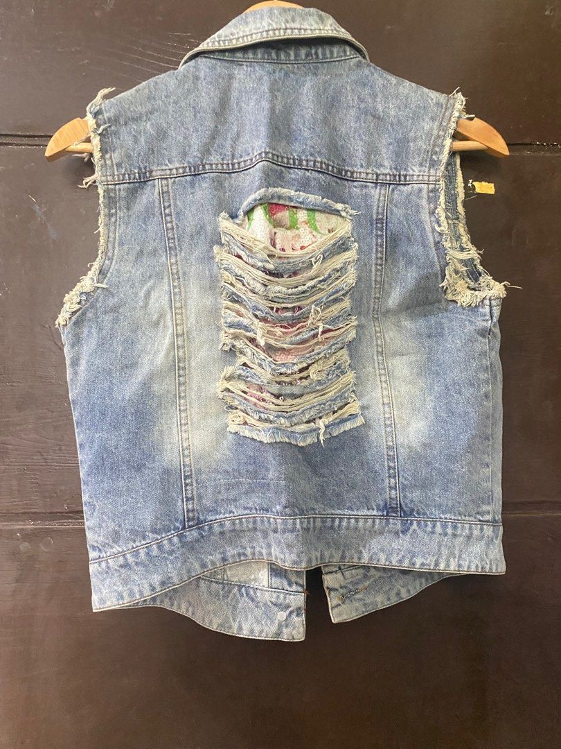 Denim jacket with studs and amazing sequins at the back (Category: Coats, Jackets and Outerwear) located in Manila. Submitted by sunnie9124 (Listing ID 1394064939, Image 3). Description: This is amazing DENIM JACJET WITH SEQUINS AT BACK 💕 Price negotiable for sure buyer Rfs : declutterring .