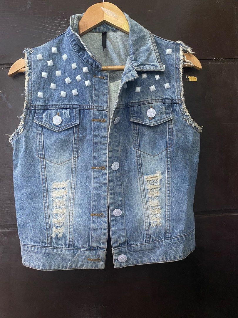 Denim jacket with studs and amazing sequins at the back (Category: Coats, Jackets and Outerwear) located in Manila. Submitted by sunnie9124 (Listing ID 1394064939, Image 2). Description: This is amazing DENIM JACJET WITH SEQUINS AT BACK 💕 Price negotiable for sure buyer Rfs : declutterring .