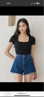 (Category: ) located in . Submitted by walkingwardrobe (Listing ID 1394076867, Image 1). Description: .