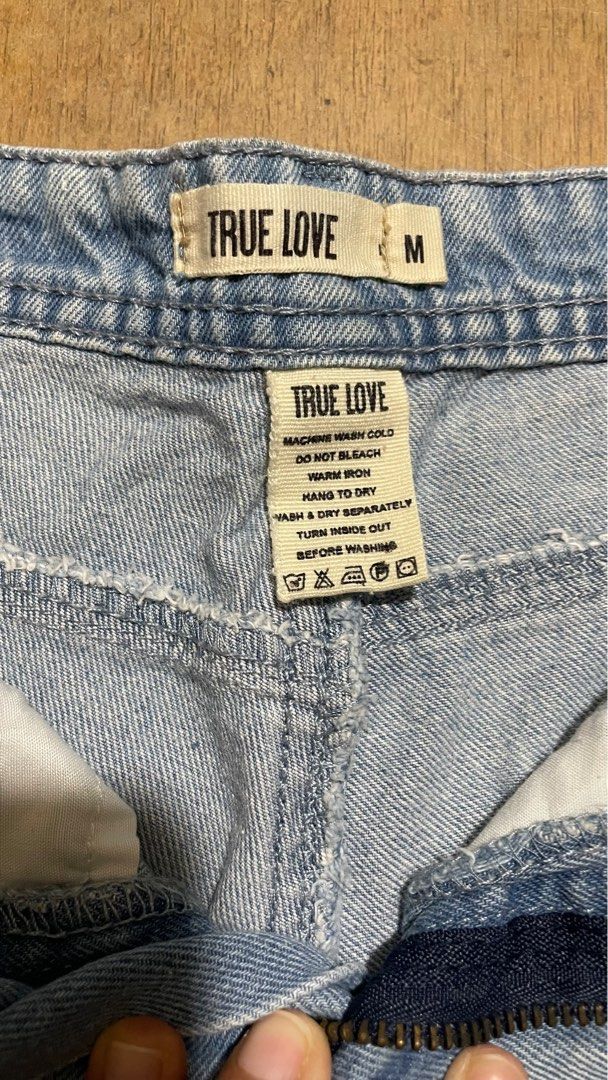 Embroidered Denim Shorts (Category: Shorts) located in San Fernando. Submitted by aa36644 (Listing ID 1394029957, Image 2). Description: True Love Flower Embroidered Denim Shorts Size: Medium (may fit 27-28).