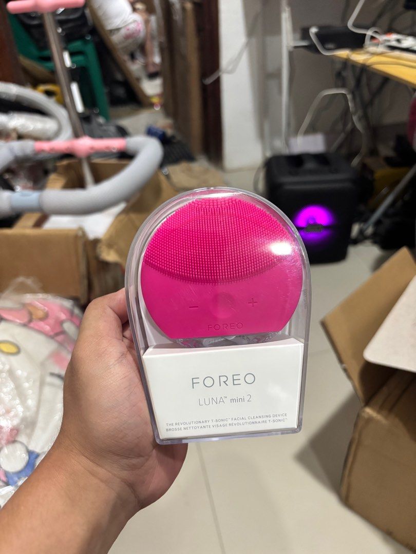Foreo mini 2 Bnew sealed (Category: Face Care) located in Taguig. Submitted by albaeshoponlinestore (Listing ID 1394129002, Image 2). Description: Bnew sealed Taguig area.