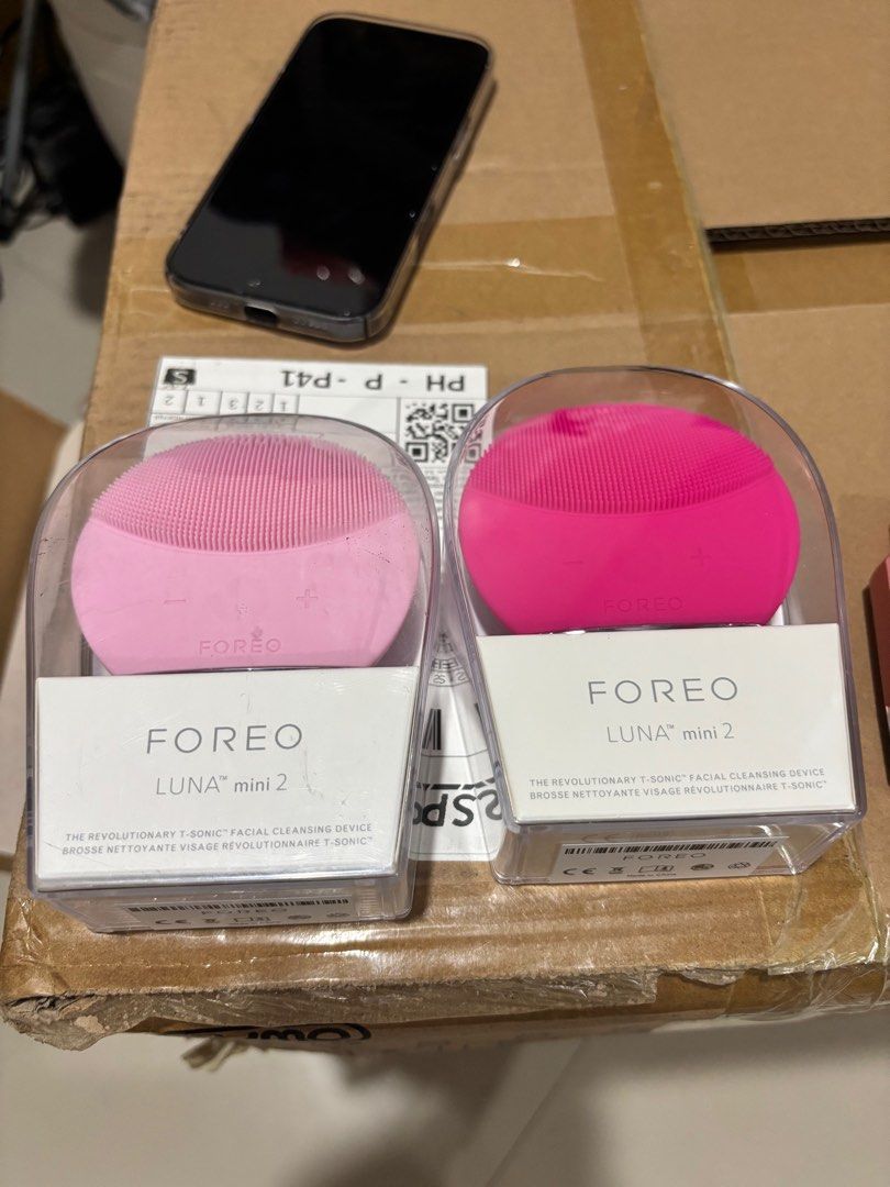 Foreo mini 2 Bnew sealed (Category: Face Care) located in Taguig. Submitted by albaeshoponlinestore (Listing ID 1394129002, Image 1). Description: Bnew sealed Taguig area.
