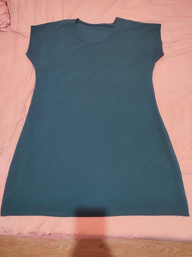 Green Corporate Dress (Category: Dresses) located in Taguig. Submitted by favoredpreloved (Listing ID 1394092958, Image 2). Description: Green simple corporate dress.