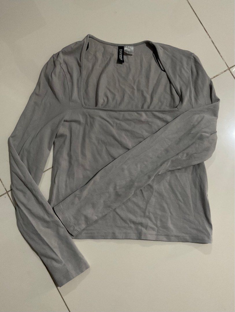H&M BUNDLE (textured top and long sleeve) (Category: Shirts) located in Cebu City. Submitted by declutterzxccwithme (Listing ID 1394097505, Image 3). Description: Read to manage your expectations❗️❗️ - Long-sleeve top (pre-loved but still in good condition) - Textured top (used once only) - 350 if EACH - Price is negotiable - No fading of color Issue: None. Decluttering purposes only. 📩 Message me if you’re interested 💳 Payment accepted via BPI
