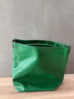 (Kategori: ) berada di . Dikirim oleh perive (ID iklan 1391947709, Gambar 1). Deskripsi: .