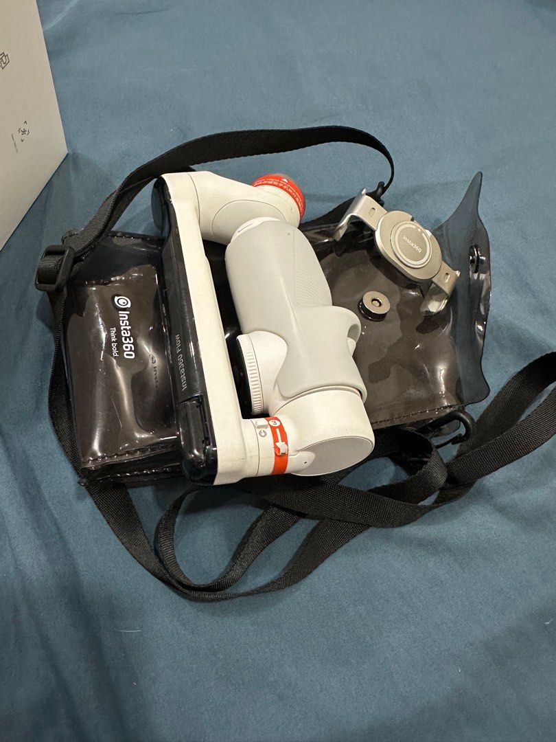 Insta360 Flow 2 Pro AI-Filmmaker Mobile Gimbal Smartphone Stabilizer (Category: Other Mobile & Gadget Accessories) located in Manila. Submitted by jaydeeyuri (Listing ID 1394090767, Image 2). Description: Insta360 Flow 2 Mobile Gimbal Smartphone Stabilizer.