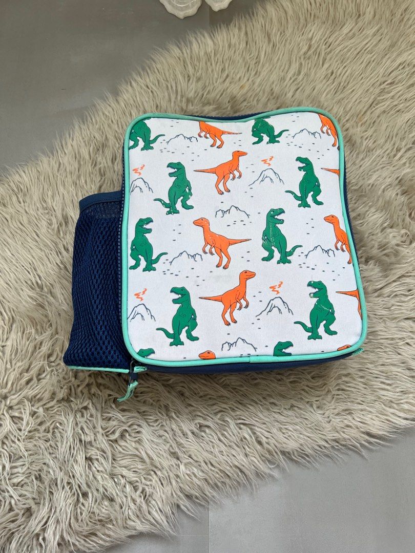 Insulated lunch bag (Category: Other Babies Going Out Needs) located in Binan City. Submitted by finders_market (Listing ID 1394049879, Image 1). Description: Mop bpi gcash Delivery via jrs or lalamove only Delivery fee c/o buyer.