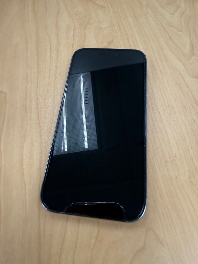 IPhone 14 Pro (Category: iPhone 14 Series) located in Mandaluyong City. Submitted by jenkrz (Listing ID 1394038251, Image 2). Description: Lady owned No flaws Color Deep Purple 256 GB Battery Health 92% Smart Locked Comes with phone, box and cable .
