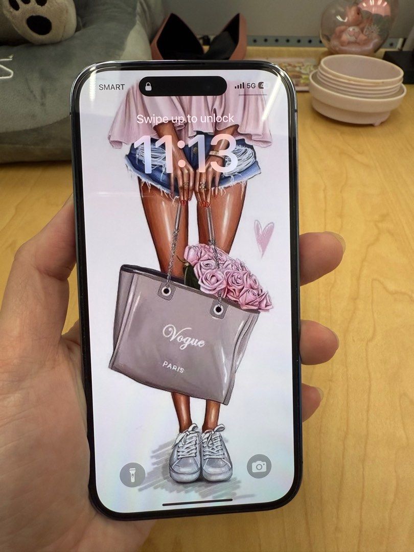 IPhone 14 Pro (Category: iPhone 14 Series) located in Mandaluyong City. Submitted by jenkrz (Listing ID 1394038251, Image 1). Description: Lady owned No flaws Color Deep Purple 256 GB Battery Health 92% Smart Locked Comes with phone, box and cable .
