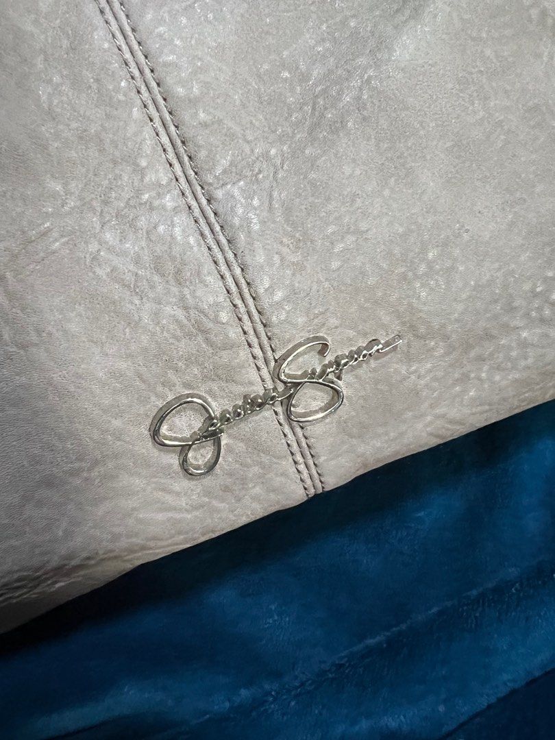 Jessica Simpson Shoulder Bag (Category: Shoulder Bags) located in Makati City. Submitted by _jcq_ (Listing ID 1394158170, Image 3). Description: .