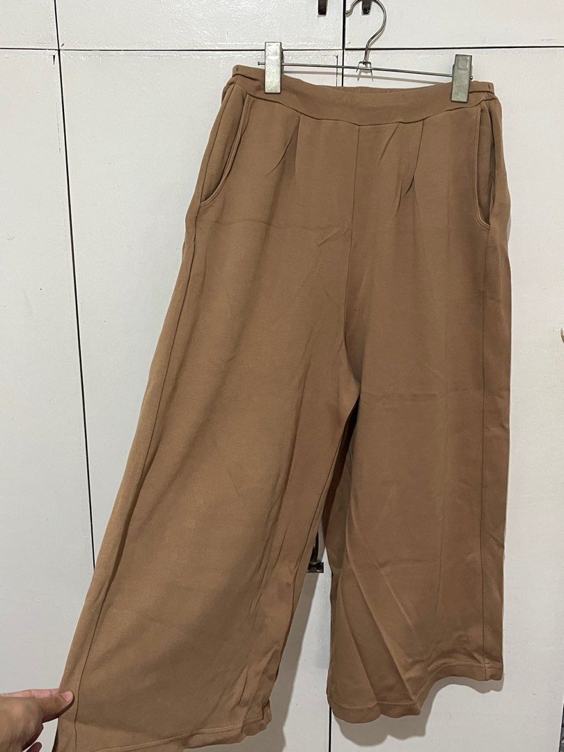 Khaki Trouser (Category: Jeans) located in Marilao. Submitted by dnncsd (Listing ID 1394073751, Image 2). Description: Size 30-34 Stretchy .