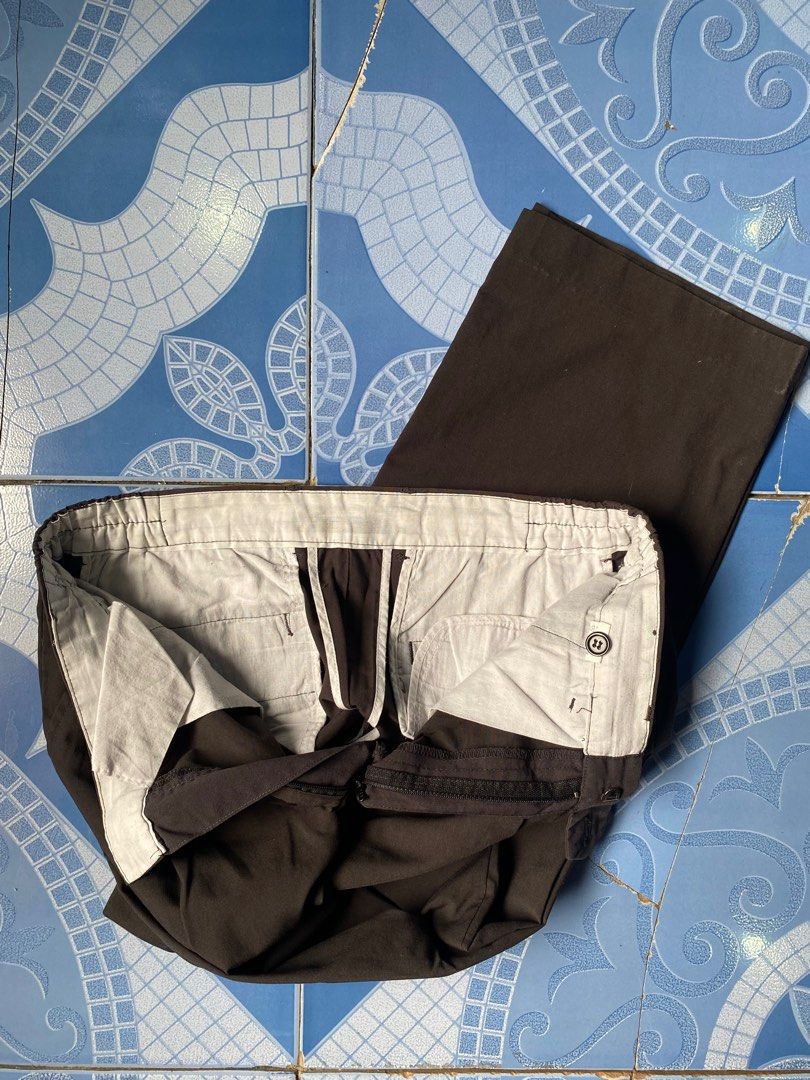 Light Gray Trousers (Category: Trousers) located in Quezon City. Submitted by denjayc (Listing ID 1394046931, Image 3). Description: Waistline: 30 Leg Opening: 21 Length: 39 Issues: Check Pics.