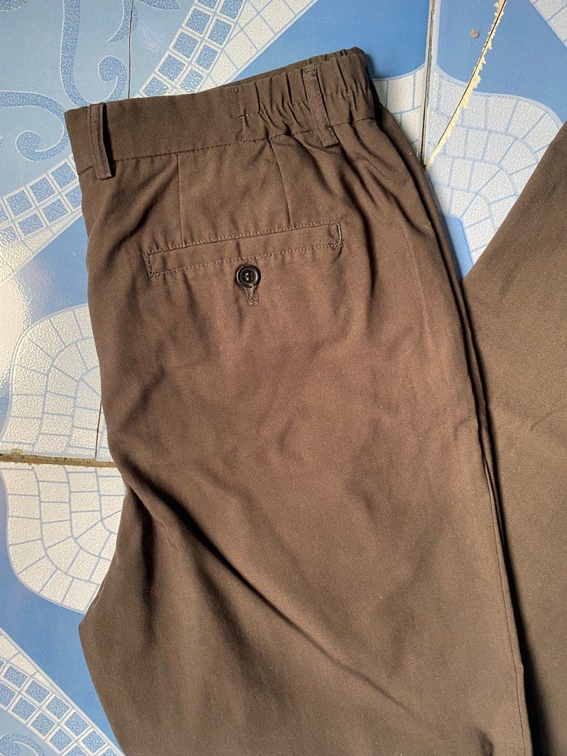 Light Gray Trousers (Category: Trousers) located in Quezon City. Submitted by denjayc (Listing ID 1394046931, Image 2). Description: Waistline: 30 Leg Opening: 21 Length: 39 Issues: Check Pics.