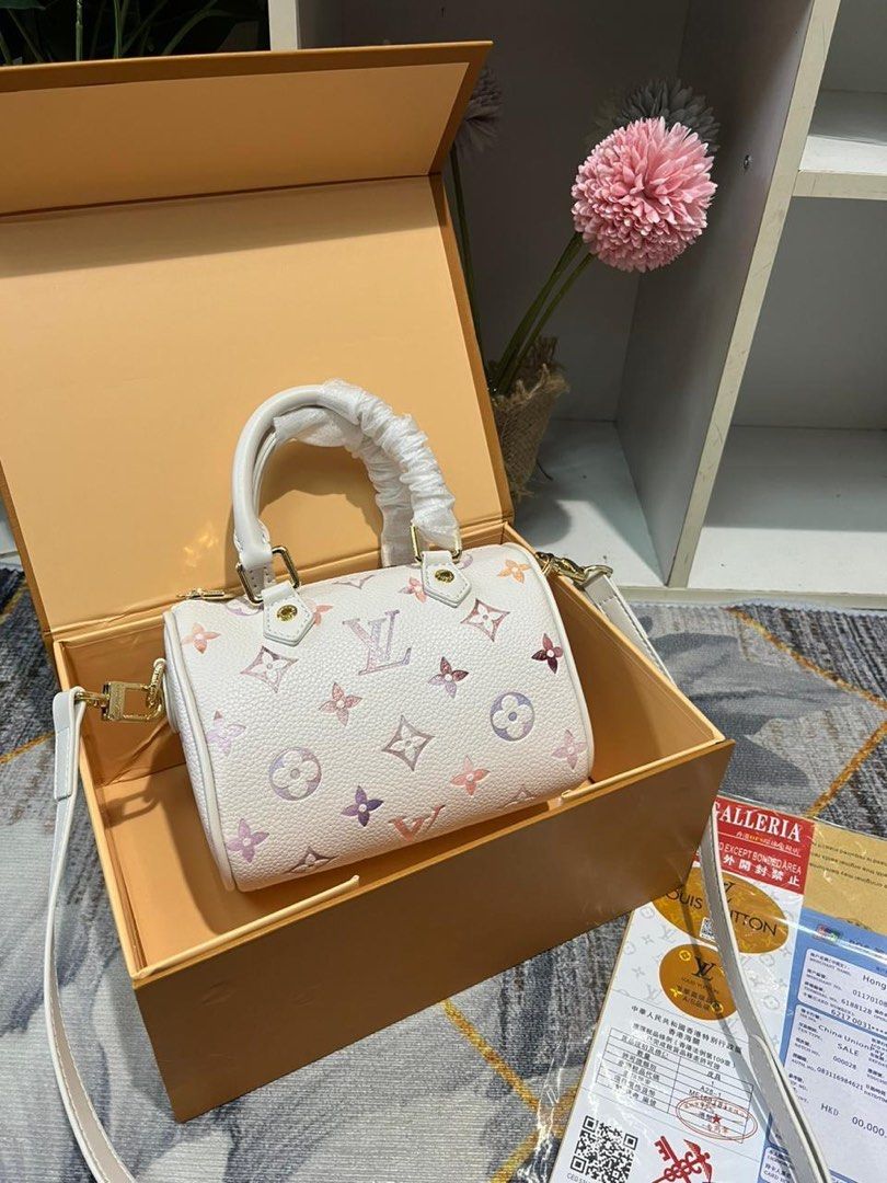 lv bandolier lv is neverfull Louis Vuitton tote lv favorite monogram  vintage bag lv eva lv multicolor Lv felice lv side trunk azur Lv denim  Louis