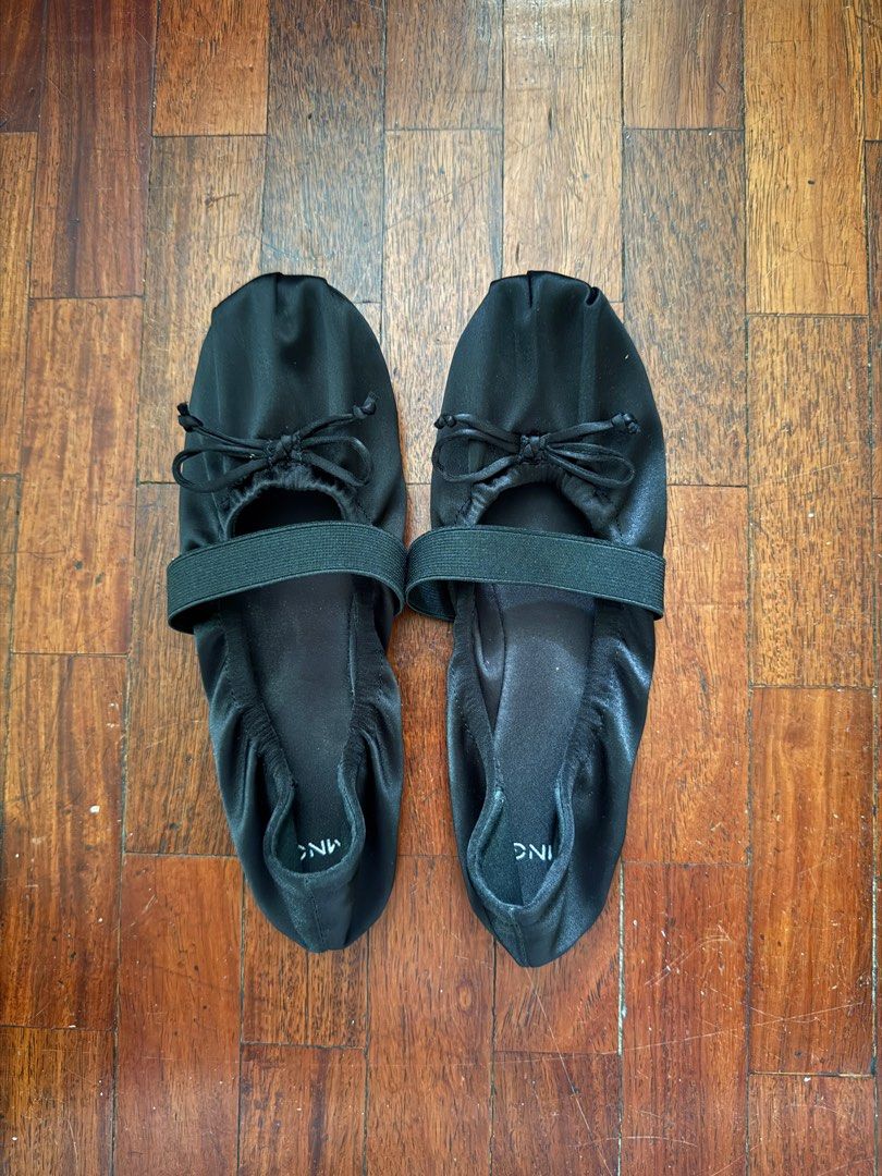MANGO Ballet Shoes (Category: Flats & Sandals) located in Paranaque City. Submitted by stphraynes (Listing ID 1394058843, Image 1). Description: MNG Ballet Shoes - Size: US6 - Good condition - Used twice only.