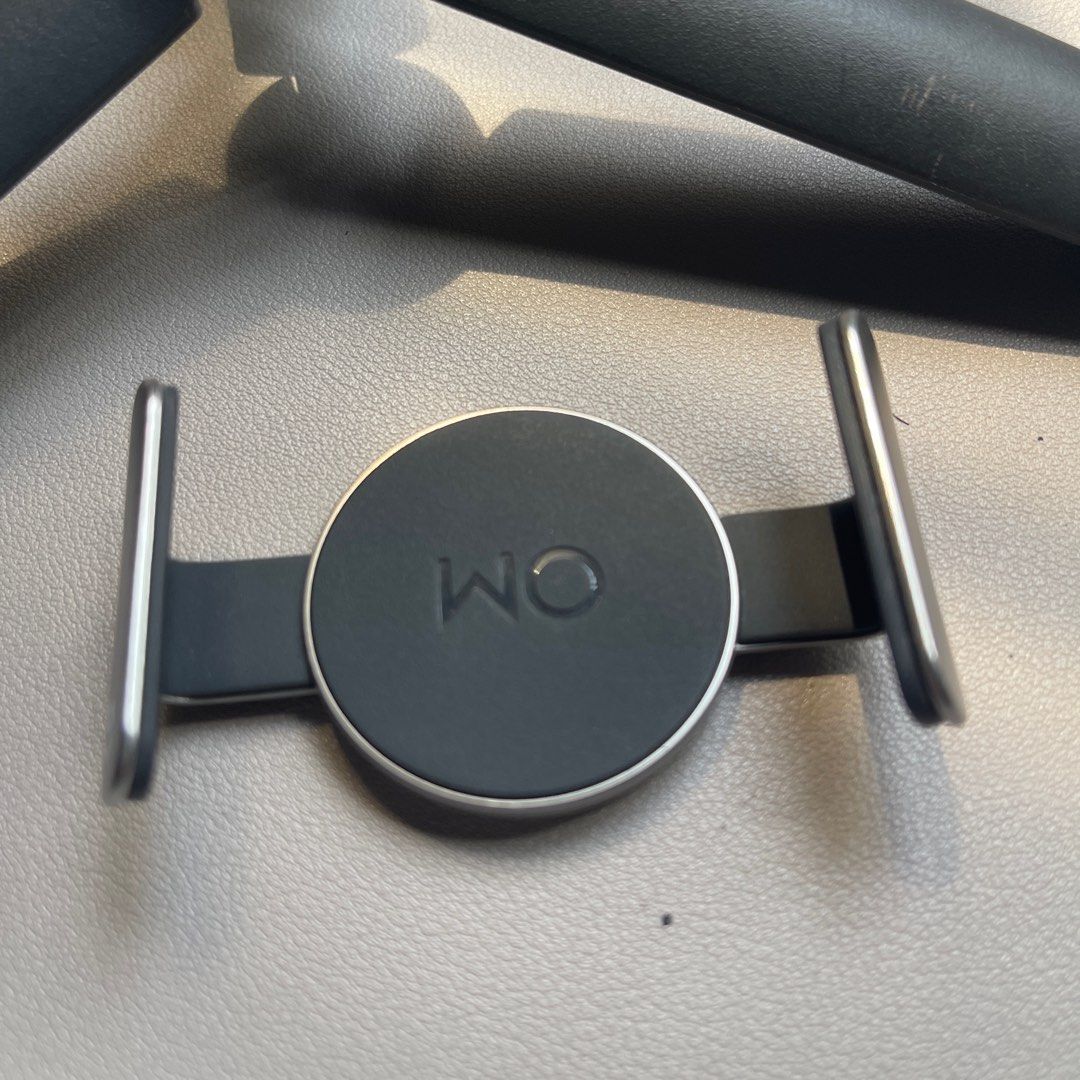 Osmo Magnetic and Stand (Category: Mounts & Holders) located in Makati City. Submitted by rodz2023 (Listing ID 1394127332, Image 3). Description: RFS : Extra lang sya ng osmo ko. What you see what you get. For Delivery - Lalamove .