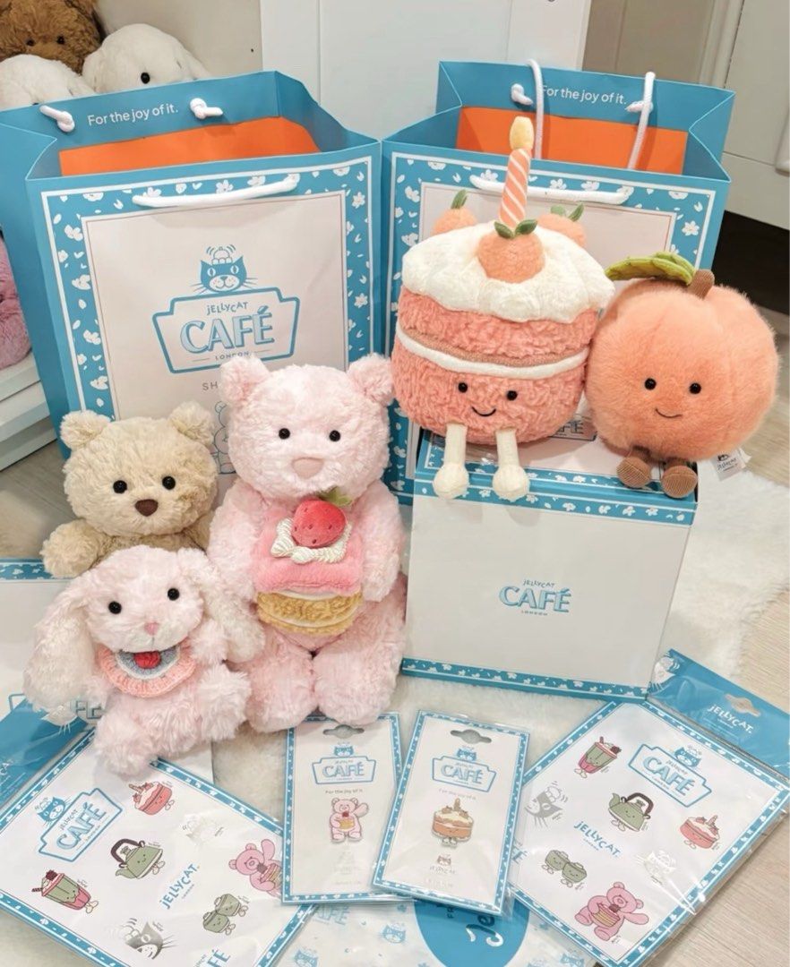 po] Shanghai Exclusive Leola Bear with Strawberry Cake Jellycat