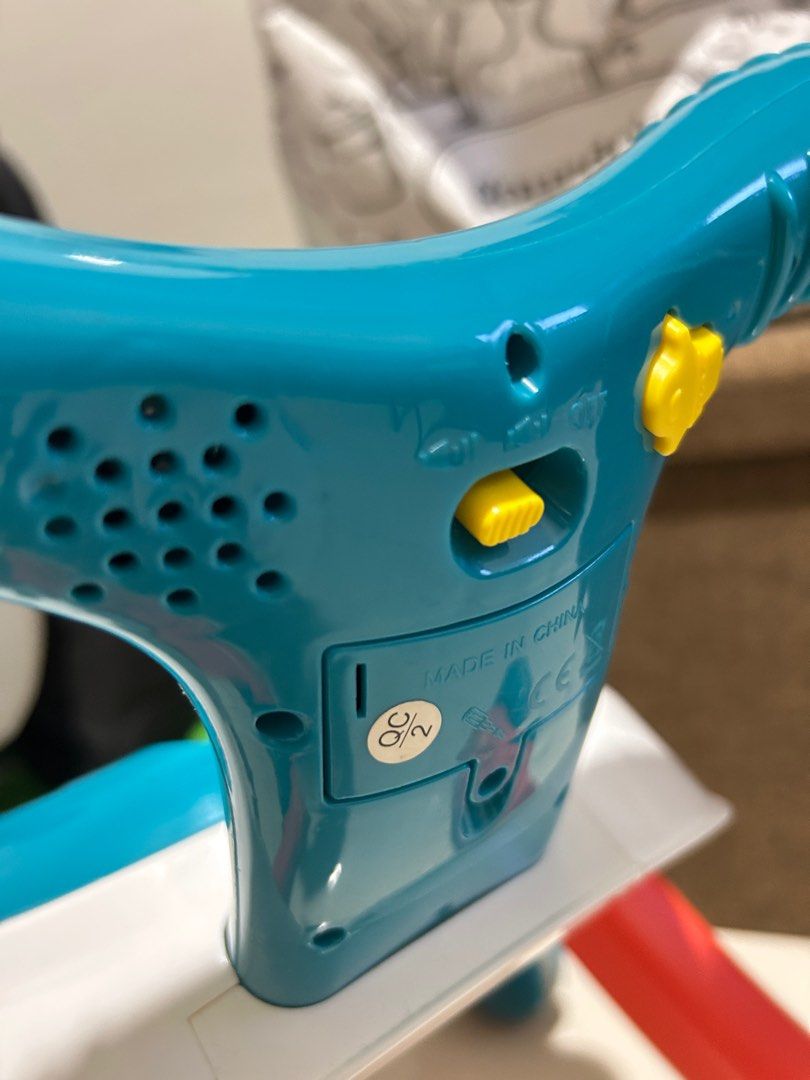 Push Walker (Category: Infant Playtime) located in Manila. Submitted by prelovedbykl7 (Listing ID 1394109402, Image 3). Description: Used twice only! Marunong agad si Baby mag walk. Bought in Toy Kingdom..