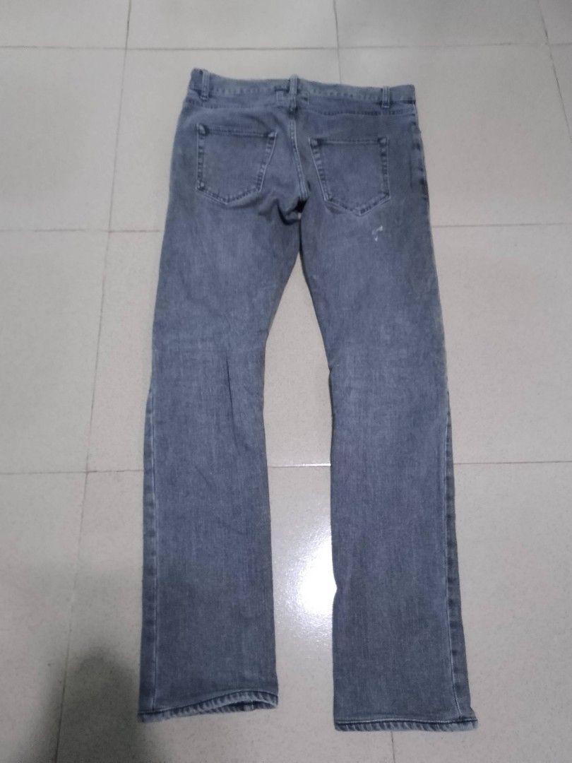 SAINT LAURENT WASHED STRETCH DENIM JEANS (Category: Jeans) located in Bulacan. Submitted by rrthrifts (Listing ID 1394175349, Image 2). Description: VERY GOOD CONDITION SIZE 30 ON TAG AUTHENTIC SIGN OF USED ( SEE PIC FOR DETAILS ) 4999PHP PLUS SHIPPING FEE ONLY.