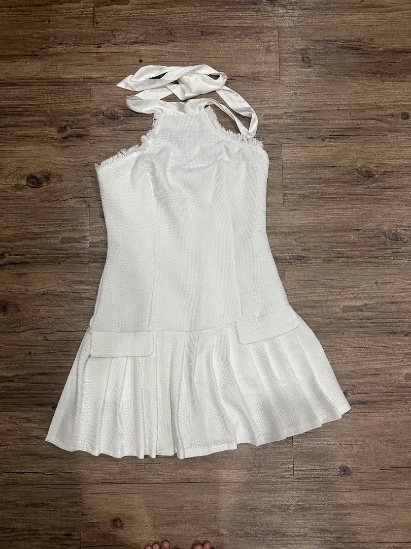 Shein Halter Pleated Dress (Category: Dresses) located in Tarlac. Submitted by amem22pp (Listing ID 1394155057, Image 3). Description: - Size: Small (Length: 82cm, Bust: 89cm, Waist: 76cm) - Rfs: doesn’t fit me ☹️ (can’t do try on) - Never worn - 📍Tarlac City (but can ship nationwide).