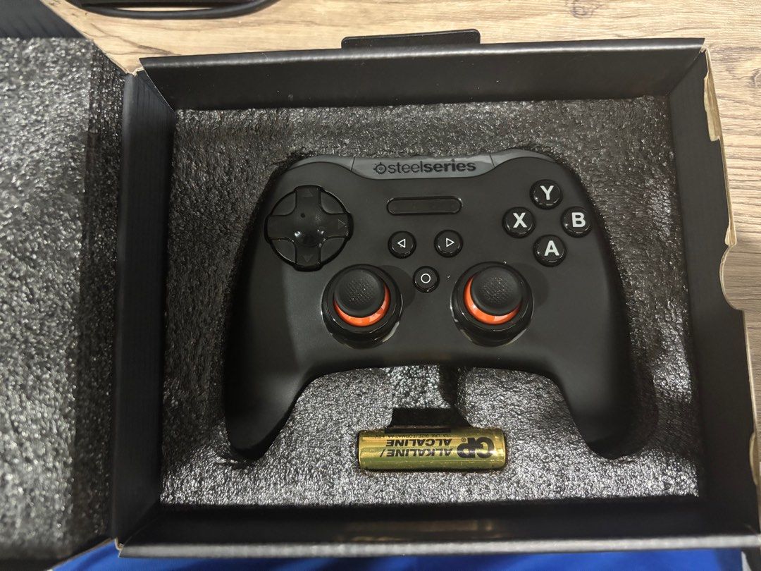 SteelSeries Stratus XL (Category: Controllers) located in Antipolo. Submitted by gamercado (Listing ID 1394169779, Image 3). Description: Used for only 3 months. Compatible with Windows, Android, even the SteamDeck!.